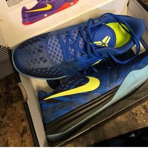 Nike Kobe mentality Size 12